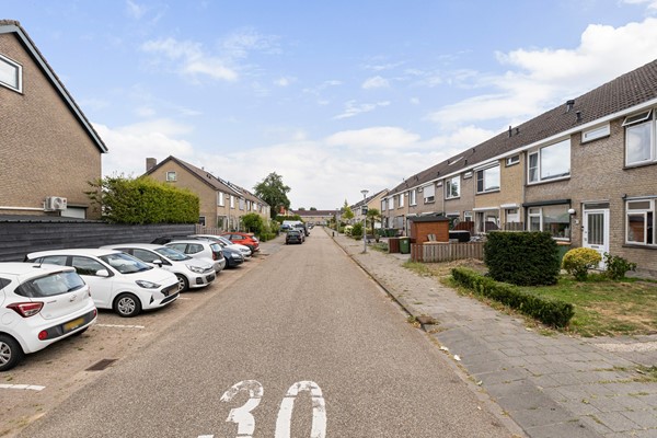 Foto - Verkocht onder voorbehoud: Instapklare gezinswoning in Klundert